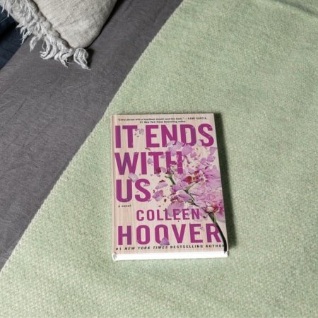 Colleen Hoover Books en 2023  Listes de livres, Amoureux des livres,  Listes de lecture